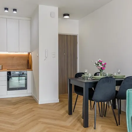 Morelowa, Sun & Snow