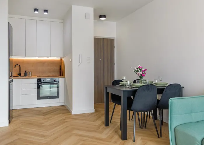 Morelowa, Sun & Snow